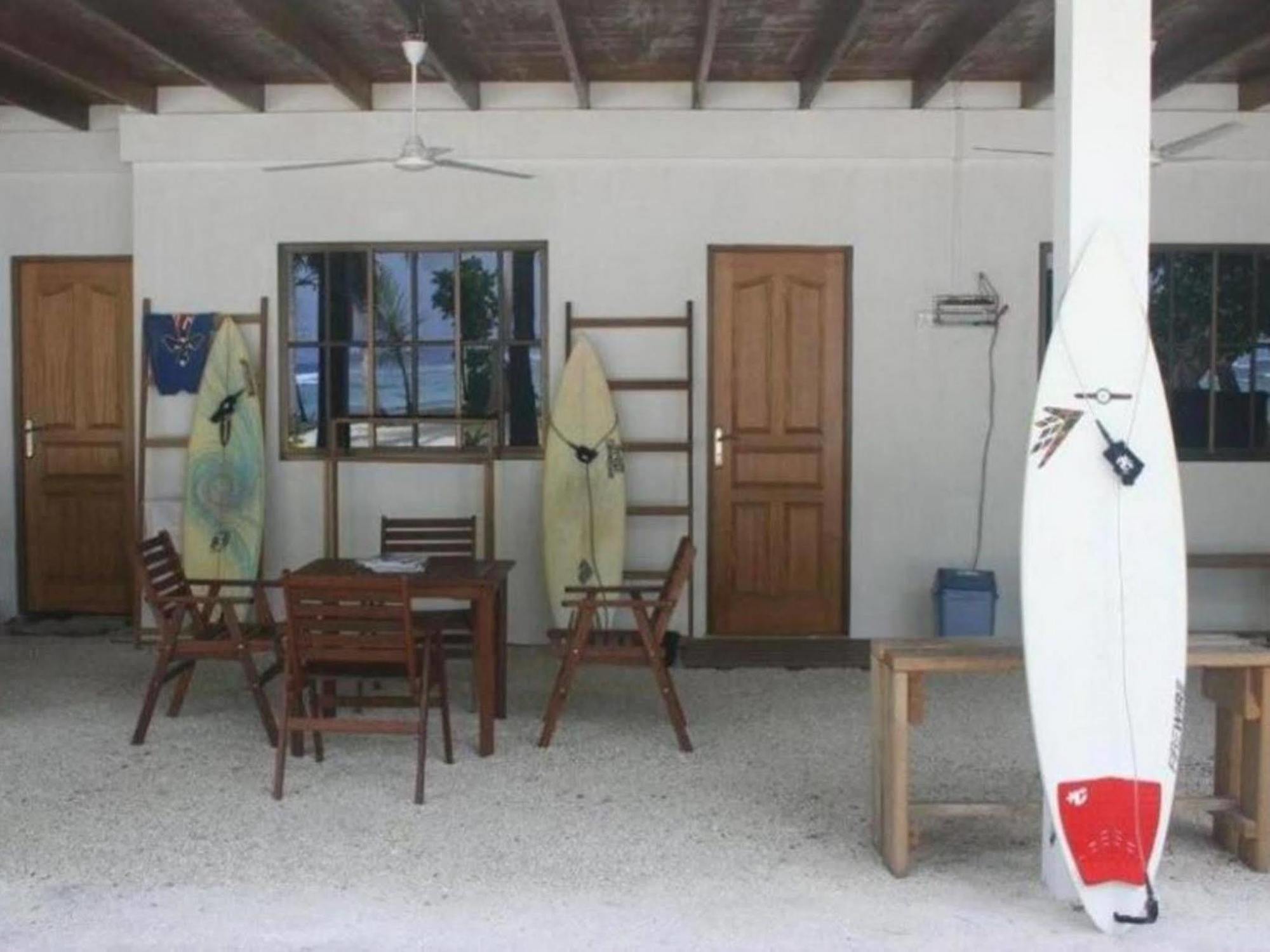 Maison d'hôtes Thulusdhoo Surf Camp Extérieur photo